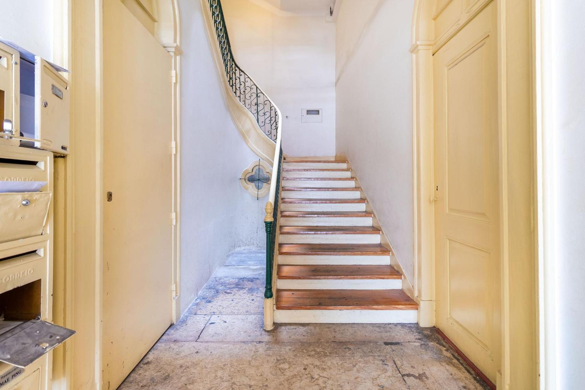 Sao Pedro De Alcantara 63 By Central Hill Apartments リスボン エクステリア 写真